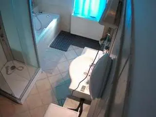 Camsoda Sex Chat of voyeurcam-julmodels-bath-2nd-2