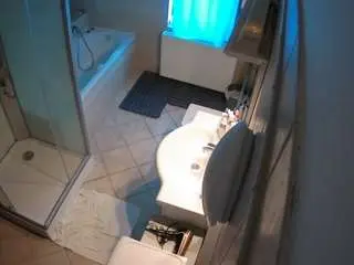 Camsoda Free Live Porn of voyeurcam-julmodels-bath-2nd-2