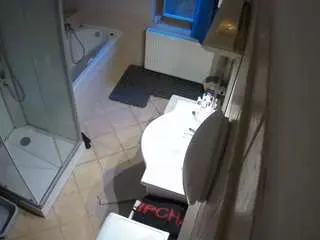 Camsoda Sex Cam of voyeurcam-julmodels-bath-2nd-2