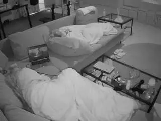 Camsoda Adult Webcams of voyeurcam-julmodels-living-3