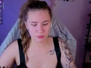 Camsoda Nude Webcam of elsiee-cuttiess