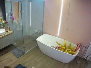 Camsoda Nude Webcam of voyeurcam-casa-salsa-bathroom-2