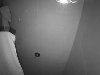 Camsoda Private Sex Chat of voyeurcam-casa-salsa-bathroom-11