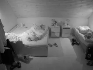Camsoda Adult Webcams of voyeurcam-julmodels-greybed-3