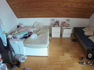 Camsoda Live Sex of voyeurcam-julmodels-greybed-3