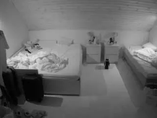 Camsoda Adult Video Chat of voyeurcam-julmodels-greybed-3