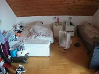 Camsoda Watch Live Sex Cams of voyeurcam-julmodels-greybed-3
