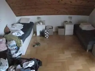 Camsoda Sex Chat of voyeurcam-julmodels-greybed-3