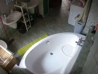 Camsoda Adult Webcam of voyeurcam-julmodels-bath-1st-1
