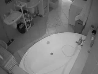 Camsoda Free Live Porn of voyeurcam-julmodels-bath-1st-1