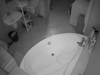 Camsoda Best Webcam of voyeurcam-julmodels-bath-1st-1