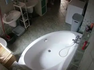 Camsoda Best Webcam of voyeurcam-julmodels-bath-1st-1