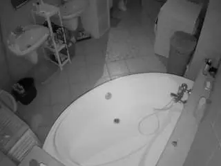 Camsoda Free Live Porn of voyeurcam-julmodels-bath-1st-1