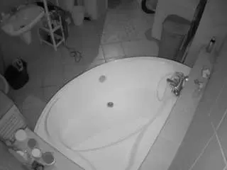 Camsoda Nude Webcam of voyeurcam-julmodels-bath-1st-1