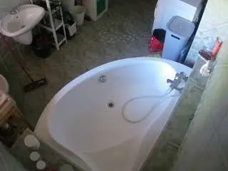 Camsoda Adult Webcams of voyeurcam-julmodels-bath-1st-1