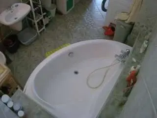 Camsoda Private Sex Chat of voyeurcam-julmodels-bath-1st-1