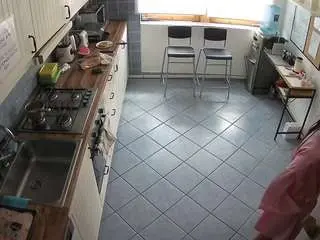 Camsoda Adult Webcams of voyeurcam-julmodels-kitchen-2