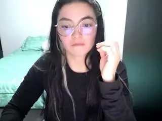 Camsoda Adult Video Chat of cameliasaenz