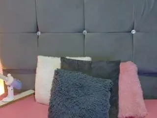 Camsoda Nude Webcam of mia-makleynn