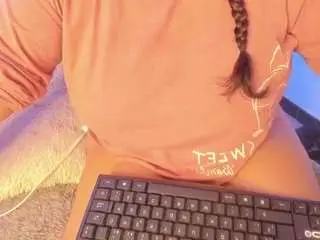 Camsoda Free Porn Cam of alessa-clu