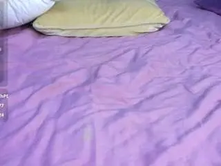 Camsoda Nude Webcam of ilonaholmes