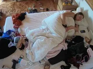 Camsoda Live Sex of voyeurcam-julmodels-whitebed-3