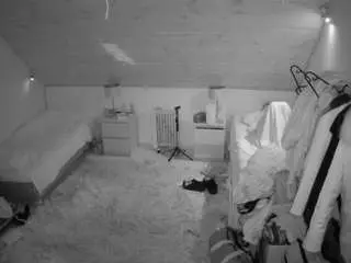 Camsoda Watch Live Sex Cams of voyeurcam-julmodels-whitebed-3