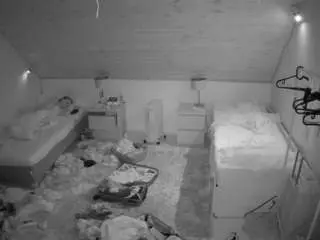 Camsoda Free Porn Cam of voyeurcam-julmodels-whitebed-3