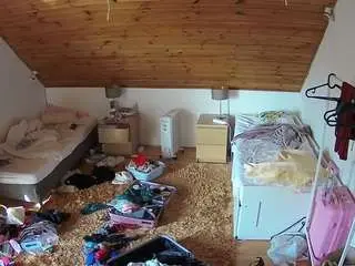 Camsoda Sex Cam of voyeurcam-julmodels-whitebed-3