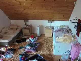 Camsoda Sex Cam of voyeurcam-julmodels-whitebed-3