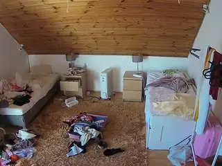 Camsoda Best Webcam of voyeurcam-julmodels-whitebed-3