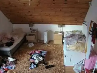 Camsoda Watch Live Sex Cams of voyeurcam-julmodels-whitebed-3