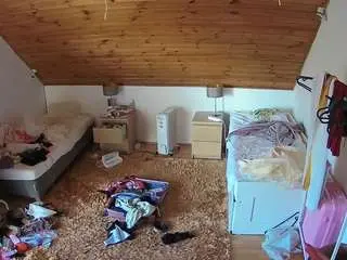 Camsoda Live Porn of voyeurcam-julmodels-whitebed-3