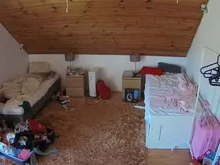 Camsoda Live Porn of voyeurcam-julmodels-whitebed-3