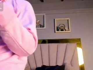 Camsoda Nude Webcam of vahiolet-fuentes1