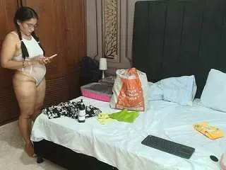 Camsoda Live Porn of mature-biigass