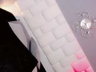 Camsoda Sex Cam of naughty-sexy-girrl