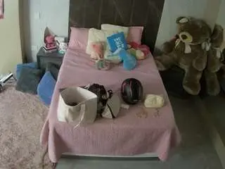 Camsoda Free Live Porn of voyeurcam-casa-salsa-bedroom-3