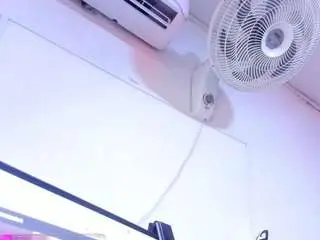 Camsoda Watch Live Sex Cams of maxibenetti