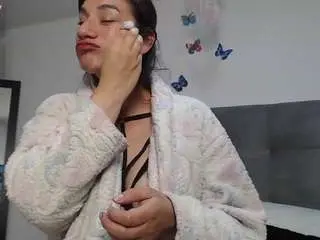 Camsoda Nude Webcam of samantha-belle