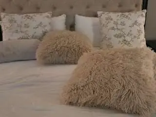 Camsoda Watch Live Sex Cams of hotwifeamber