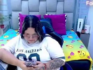 Camsoda Sex Cam of evelinzaens