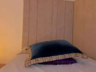 Camsoda Live Sex Cam of luisah-at-home