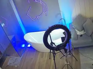 Camsoda Nude Webcam of voyeurcam-casa-salsa-bathroom-5