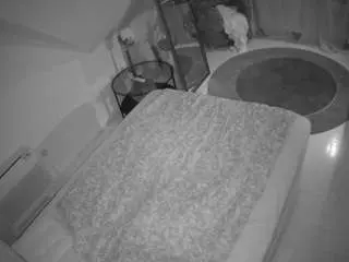 Camsoda Private Sex Chat of voyeurcam-julmodels-whitebed-4