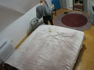 Camsoda Best Webcam of voyeurcam-julmodels-whitebed-4