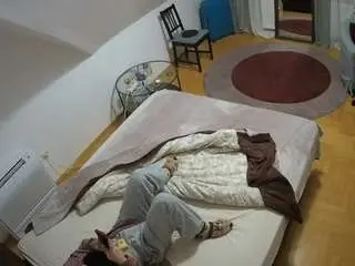 Camsoda Live Sex Cam of voyeurcam-julmodels-whitebed-4