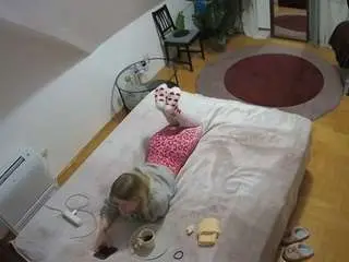 Camsoda Adult Webcam of voyeurcam-julmodels-whitebed-4