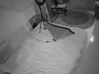 Camsoda Free Porn Cam of voyeurcam-julmodels-whitebed-4