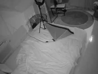 Camsoda Sex Chat of voyeurcam-julmodels-whitebed-4